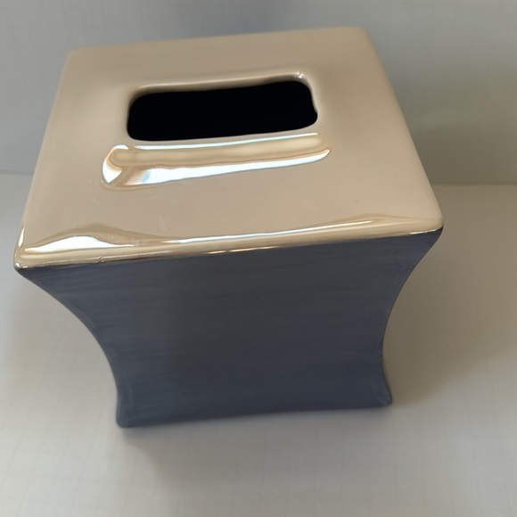 Croscill Kleenex Tissue Cover Cube Purple & Off White Prism Ceramic - Picture 4 of 7